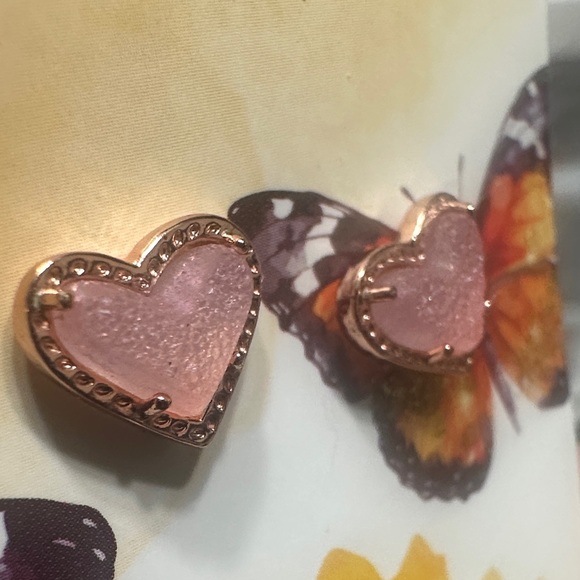 💓✨Kendra Scott Ari Studs in Pink Drusy/ Rose Gold Earrings - Picture 2 of 3